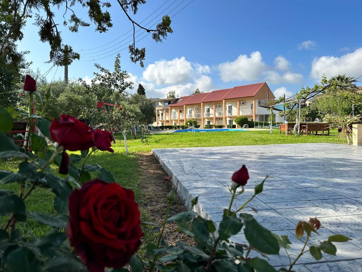 Aggelos Family Hotel Moraḯtika Ngoại thất bức ảnh