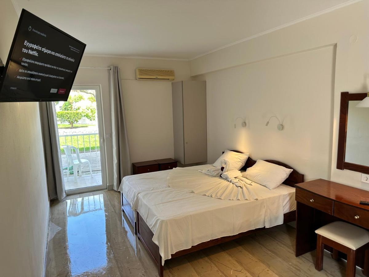 Aggelos Family Hotel Moraḯtika Ngoại thất bức ảnh