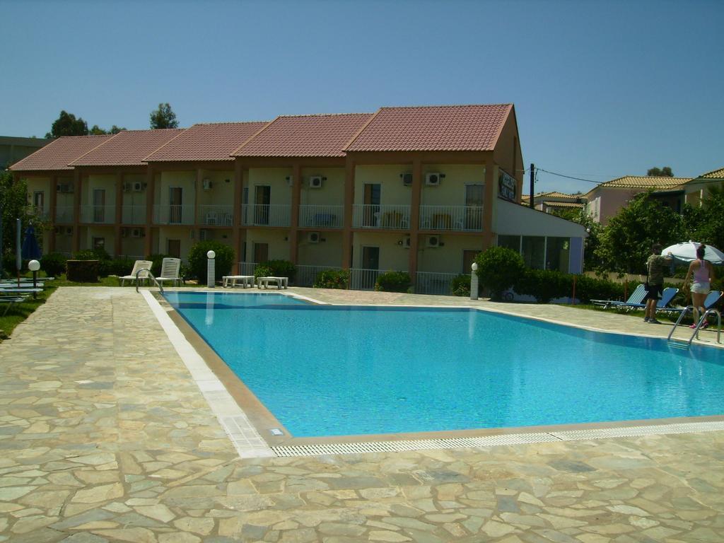 Aggelos Family Hotel Moraḯtika Ngoại thất bức ảnh