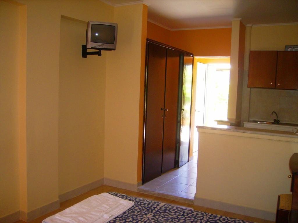 Aggelos Family Hotel Moraḯtika Ngoại thất bức ảnh