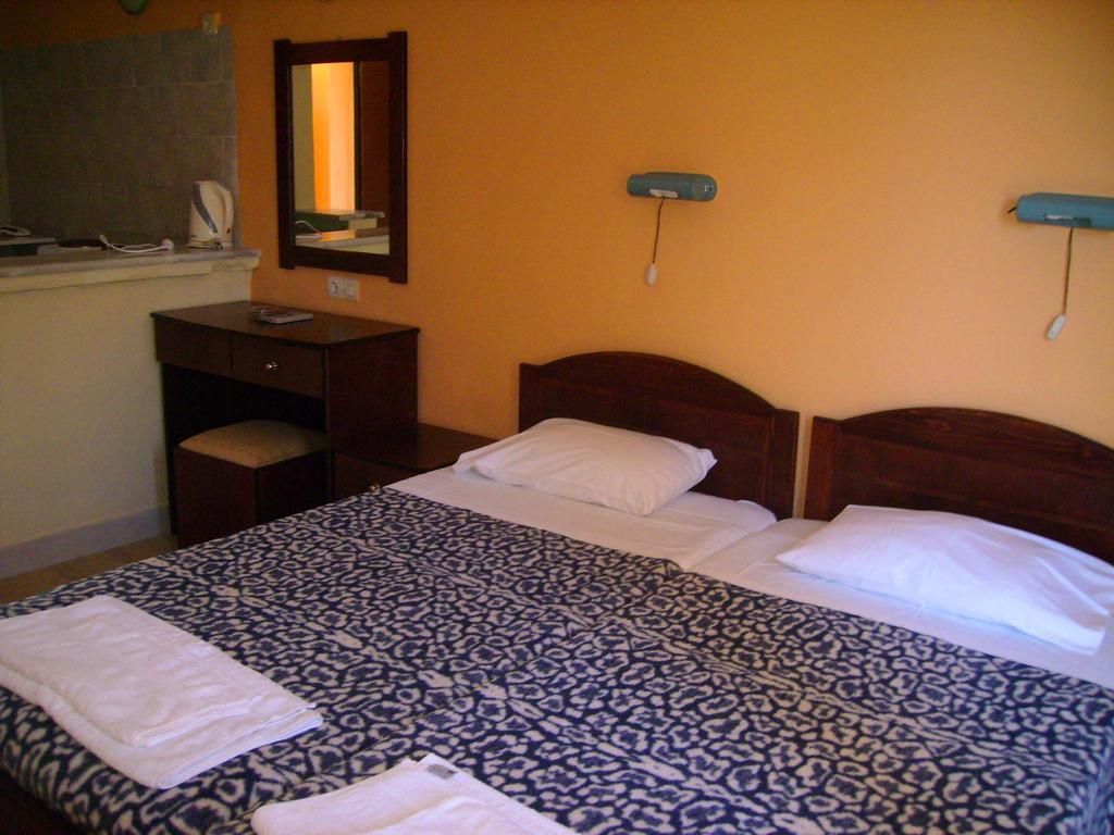 Aggelos Family Hotel Moraḯtika Ngoại thất bức ảnh