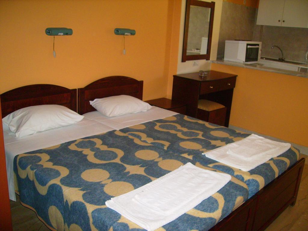 Aggelos Family Hotel Moraḯtika Ngoại thất bức ảnh